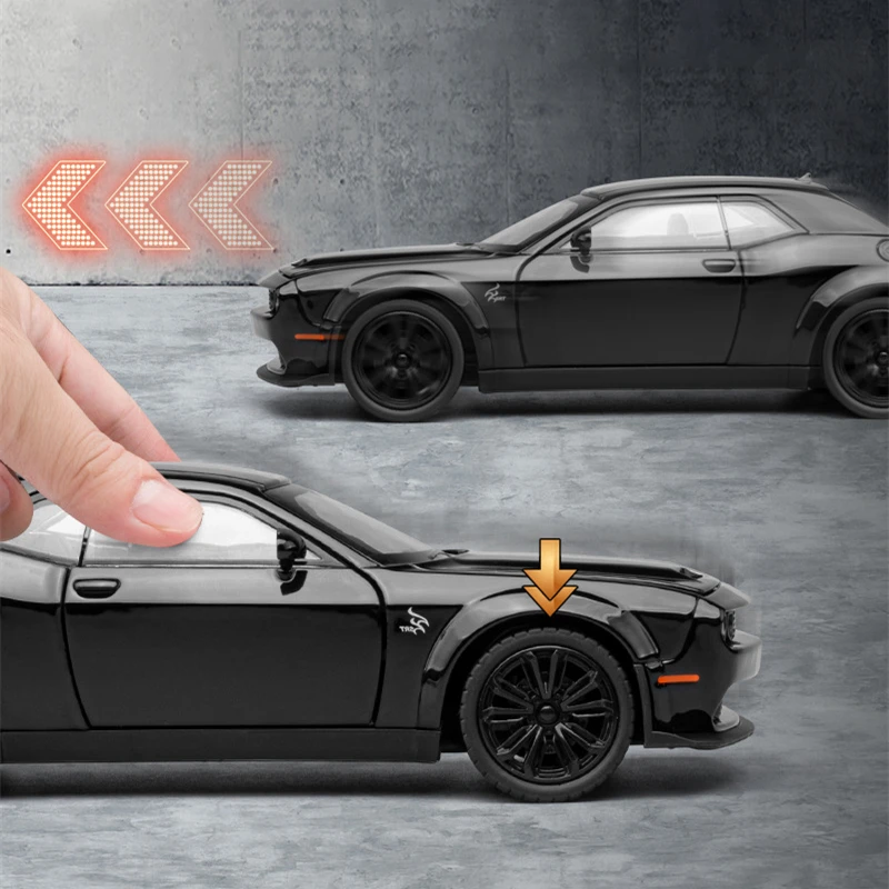 1:24 Dodge Challenger SRT Hellcat Alloy Musle Car Model Diecasts Metal Sports Car Vehicles Model Sound Light Childrens Toy Gift 6