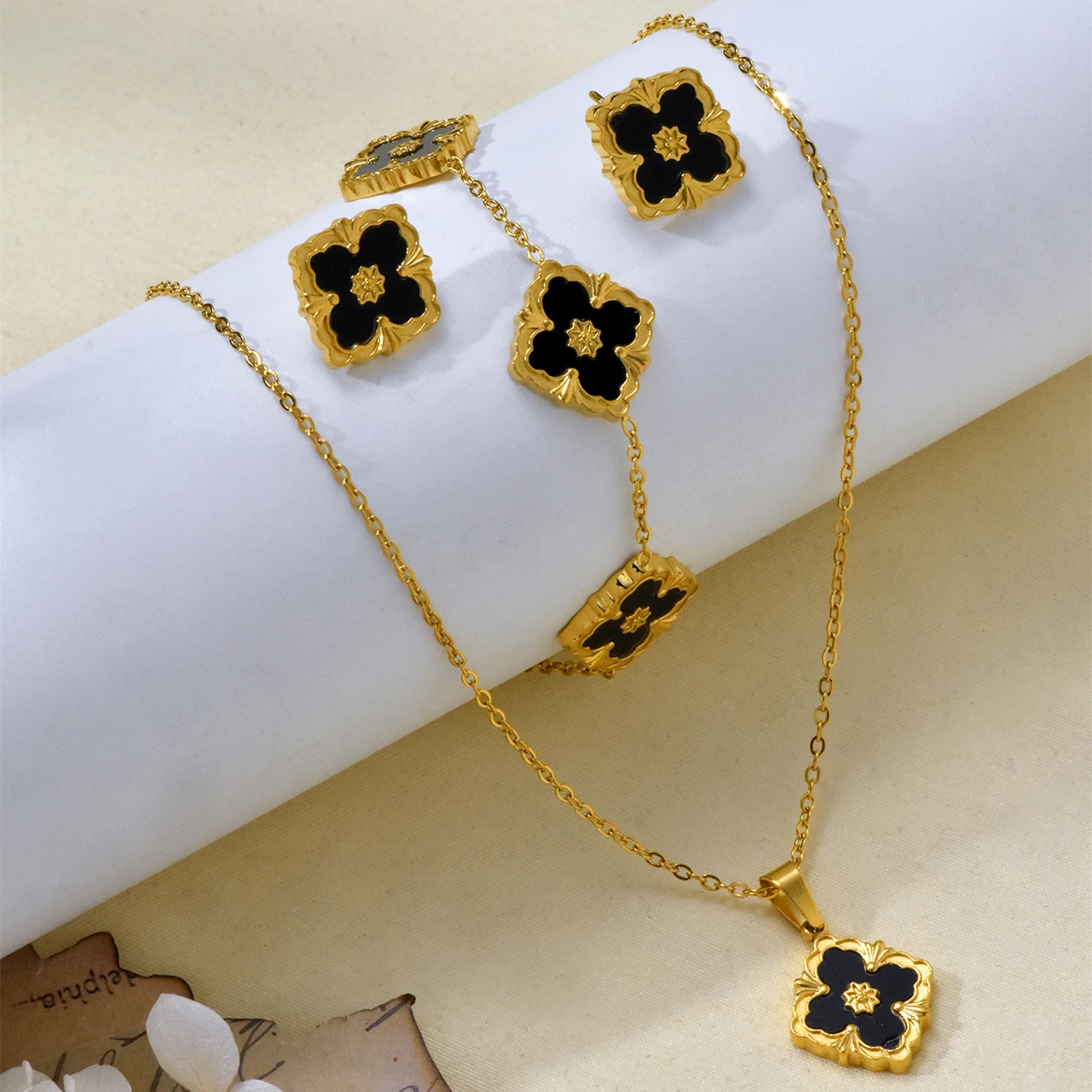 Jewelry Sets Jewelry Set Women Earrings Vintage Elegant Stainless Steel 18K Gold Plated Clover Hypoallergenic Waterproof Necklace Bracelet Earrings Women'S Jewelry Set