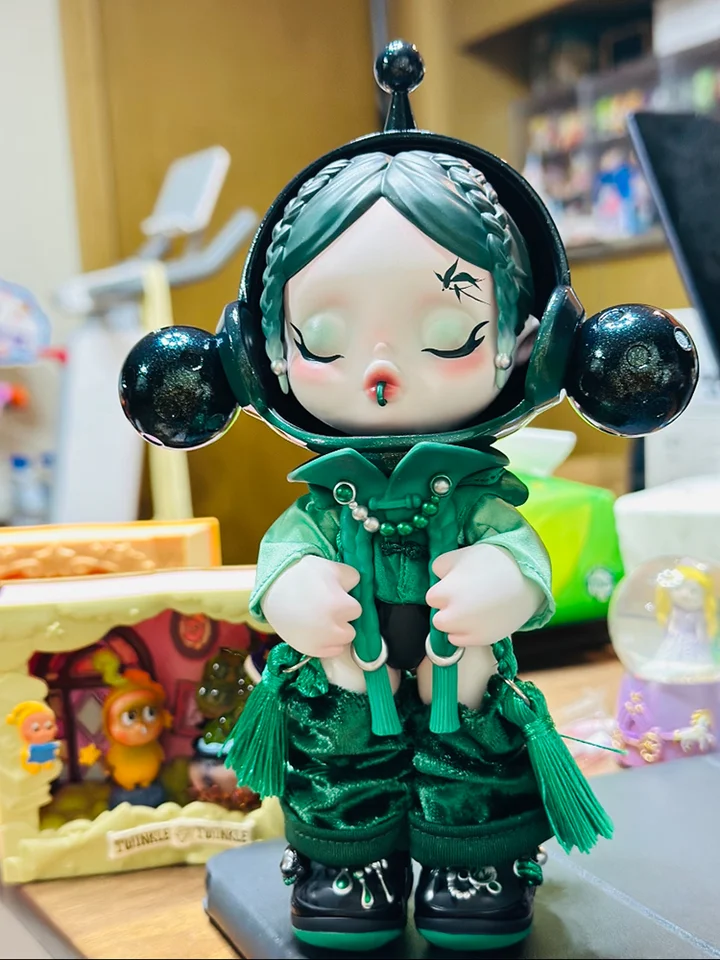 PopMart Genuine Limited Edition SKULLPANDA X CROCS OOTD Series