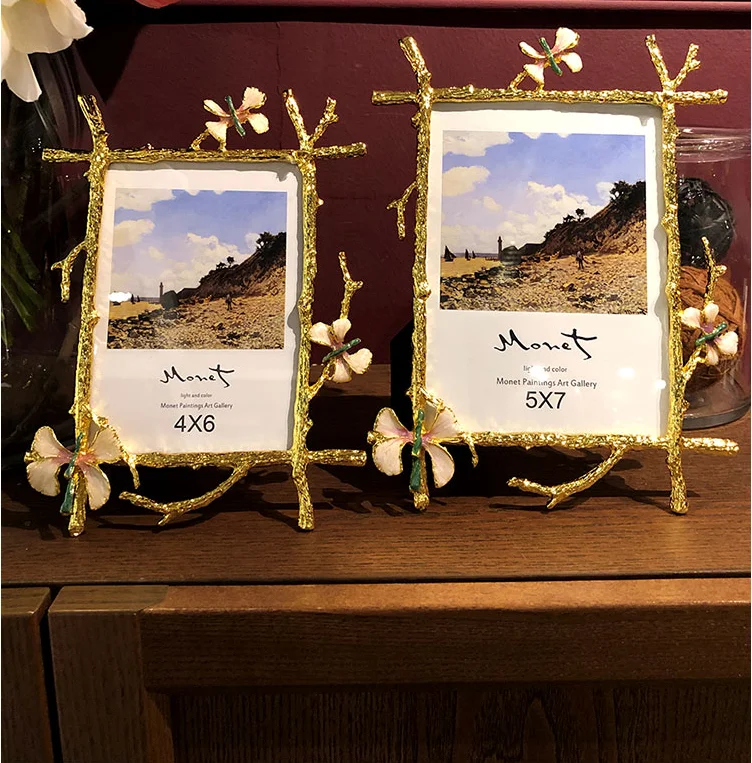 

Nordic style 6/7Inch Gold Metal Picture Frames Frame For Picture Photocard Holder Photo Frame XC093