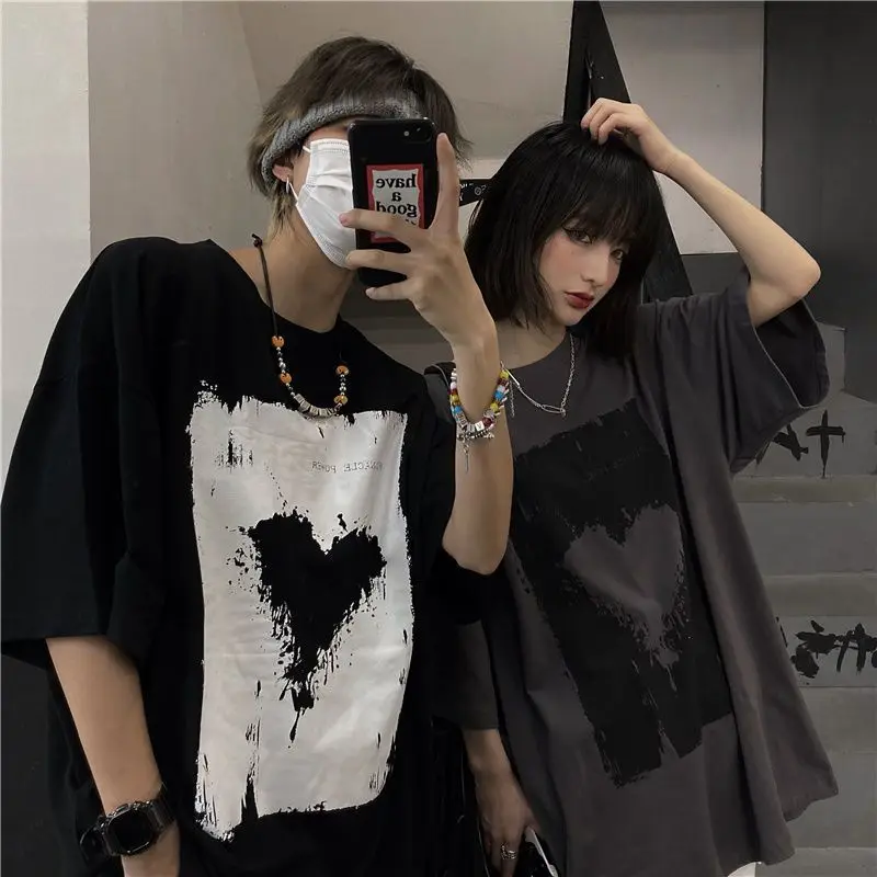 

Oversized T-shirt Women Short Sleeve Love Print Clothes High Street Retro Men Harajuku Gothic Clothes T Shirt Women Summer 2023