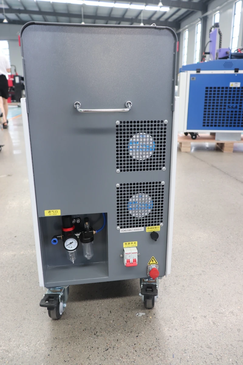 

200W 300W Fiber Laser Pulse Cleaning Machine Oil Contamination Pulse Laser Cleaning Machine for Auto Repair Service