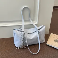 Elegant Urban Minimalist Women's Tote Bag - Versatile Fashion Statement (Blue with charm)