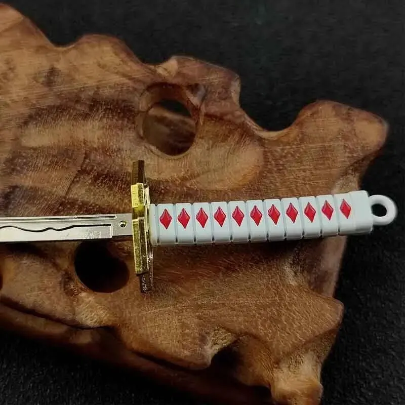 Anime Keychain Mini Roronoa Zoro Samurai Sword Keychain Anime Plastics Scabbard Key Chain Ring Katana Buckle for Men Cosplay Toy Jewelry Gift