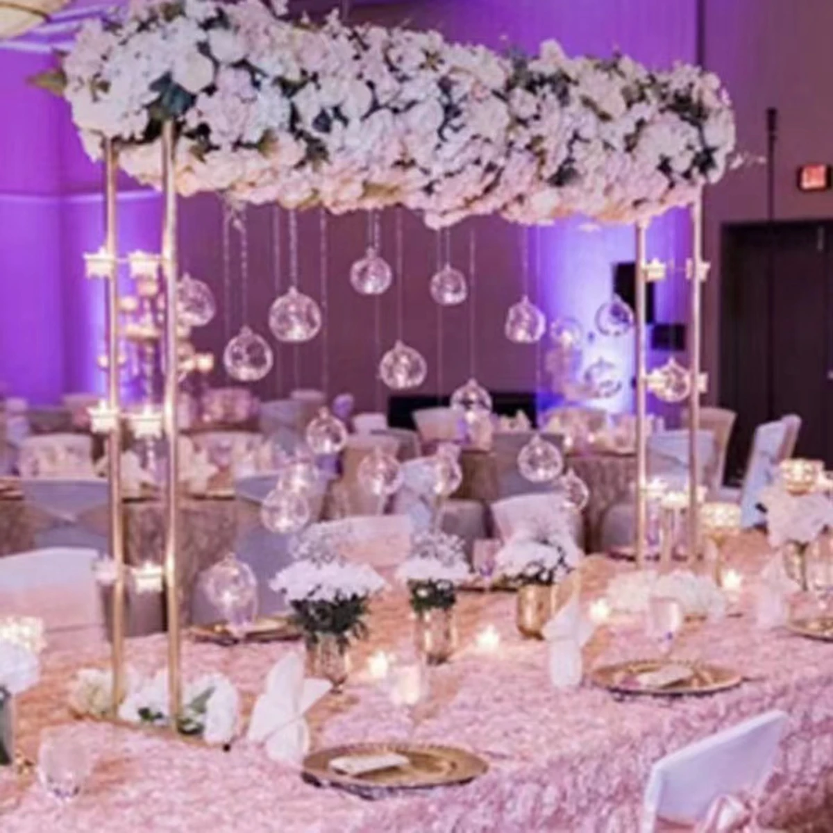 

Золотая металлическая подставка, центральные части свадебного стола для украшения, подвесные акриловые шарики, цветок, высокая акриловая подставка для цветов