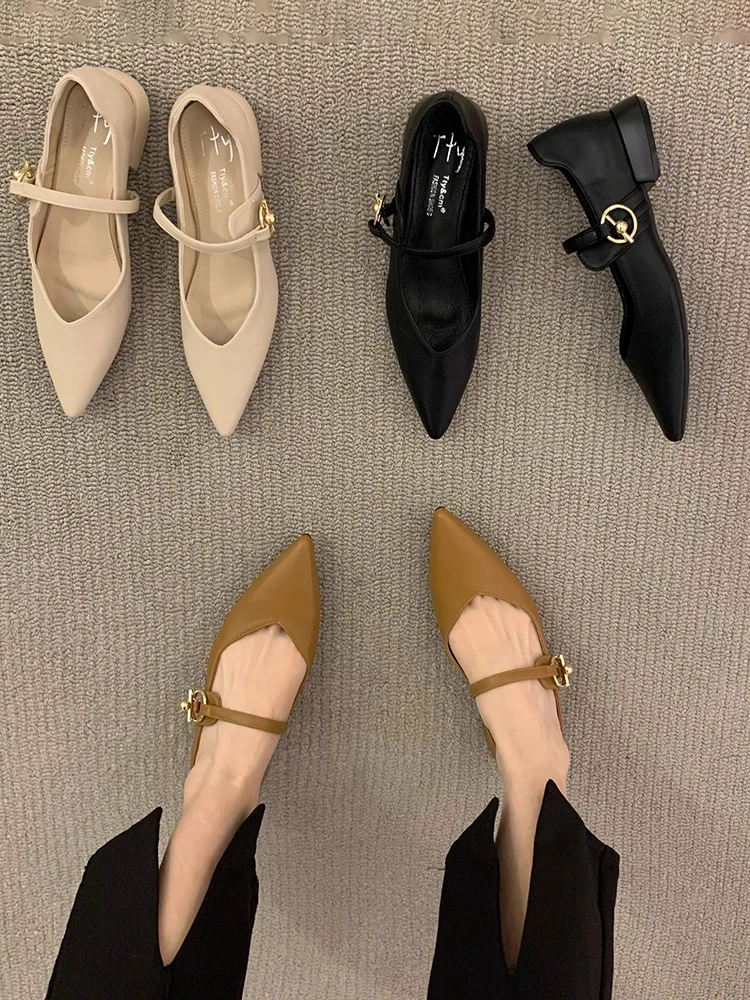 

Женские туфли с острым носком, на низком каблуке