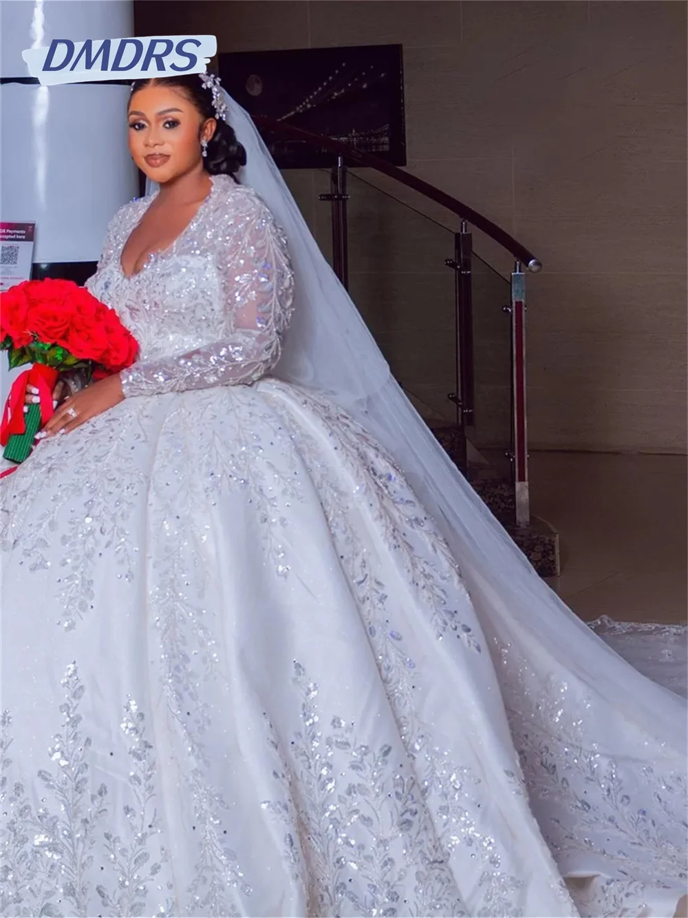 Рисунок 2 - Классическое Свадебное платье с длинным рукавом 2024