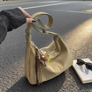 Borsa hobo casual semplice di grande capacità Borsa a tracolla a tracolla con texture comoda e versatile Borsa semplice per pendolari retrò