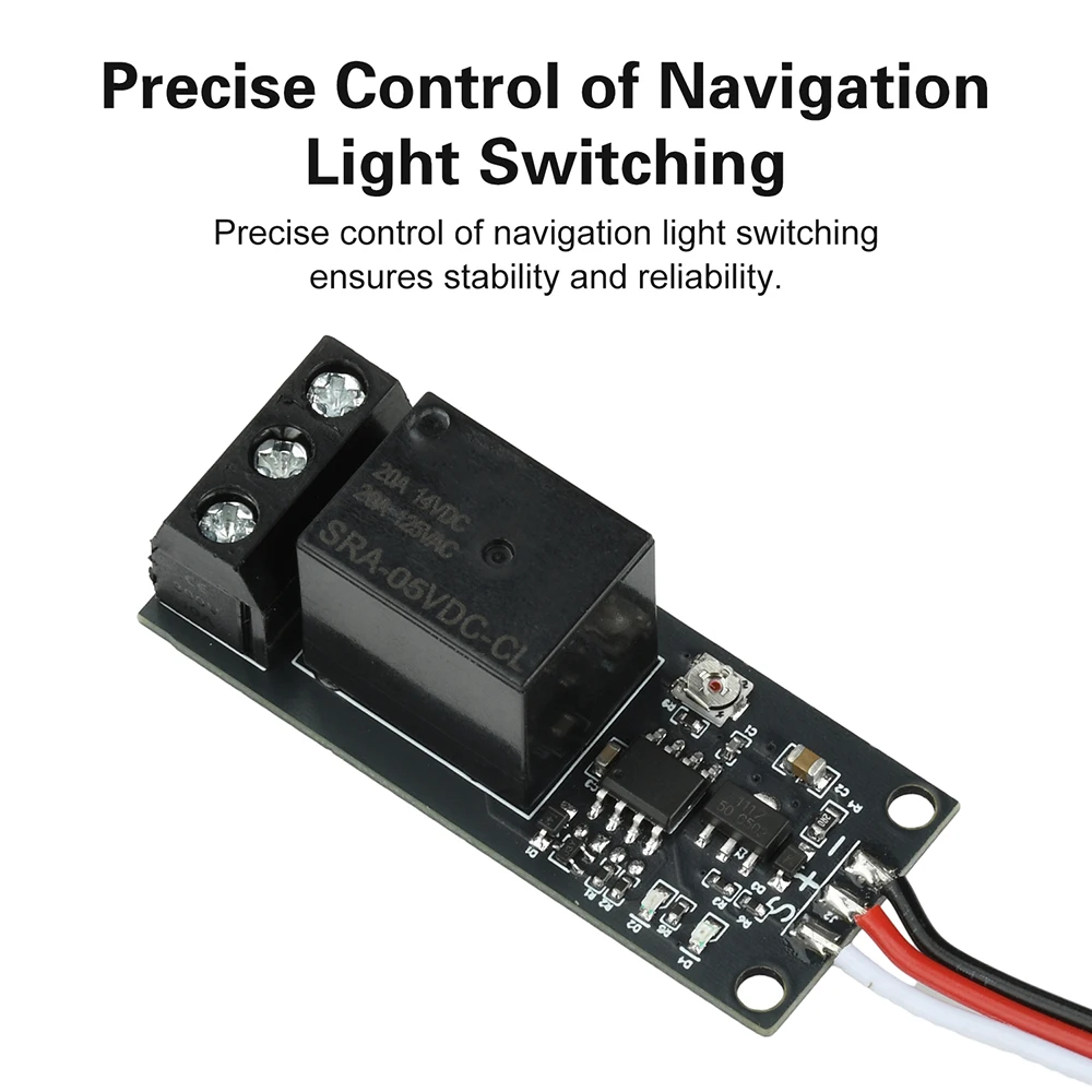 Vue de dessus du module relais interrupteur PWM 5-18V 20A pour drone, mettant en évidence les composants électroniques.