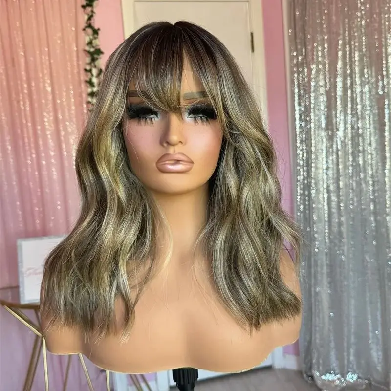 Honey Dark Blonde Balayage Wig with Bangs Natural Wavy Wigs for Women Dirty Blonde Wig Synthetic Fibre Heat Resistant Party Wigs