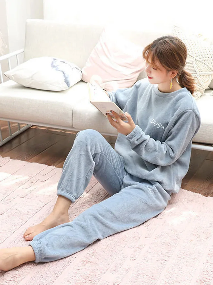 Women Velvet Pajama Set Loose Top And Elastic Waist Pants Home Casual Warm Woolen Suit Women 2025 Autumn Winter