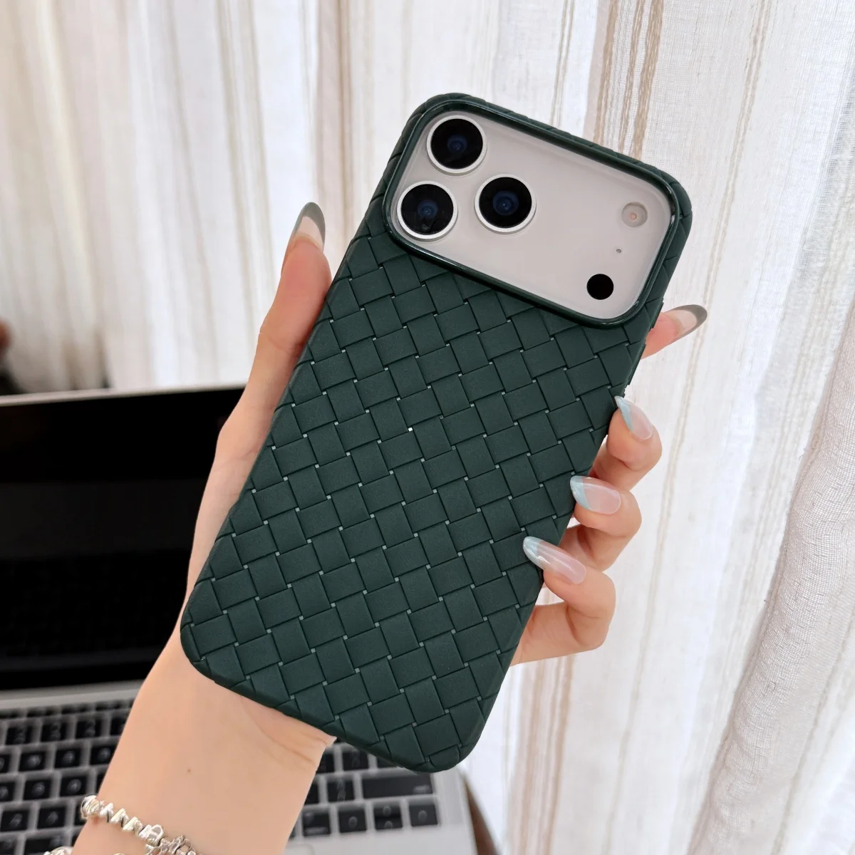 Breathable Shockproof Soft Silicone Mesh Phone Case with Woven Pattern