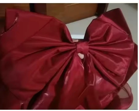 Red bow