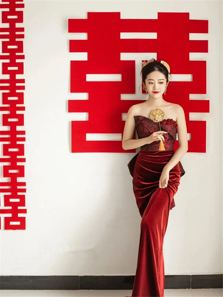 

Wine red new Chinese style strapless morning gown for bride's wedding and toasting gown, niche light veil evening dress