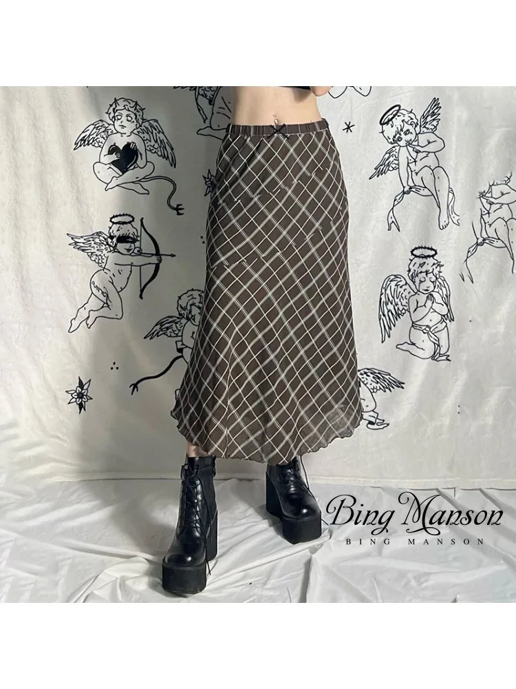 

Half-length Skirt for Women with Wavy Hem, Fake Wind Mesh Skirt, High Waist, Contrasting Small Bow, Medium Length Plaid Pattern