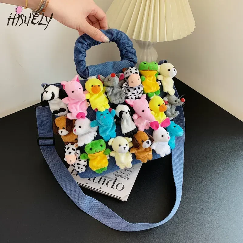 

Модная женская джинсовая сумка с мультяшными игрушками, декоративные сумки и кошельки для женщин, дизайнерские сумки через плечо с милыми куклами