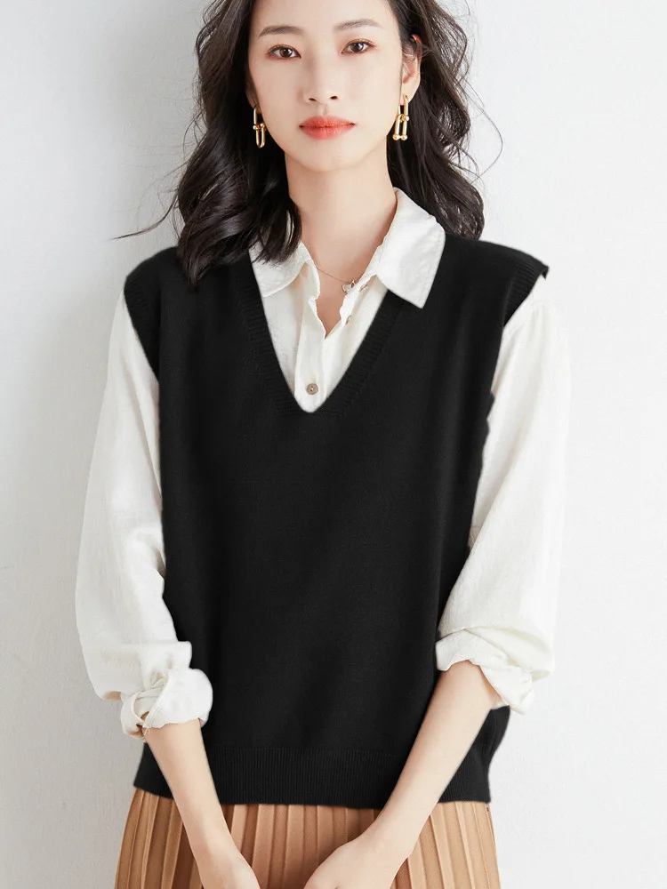 2026 Sweater Vest Spring Autumn Warm Fashin Korean Soft Loose Knit Vest V-neck Knitwear Solid Pullovers Short Style Sweater Vest