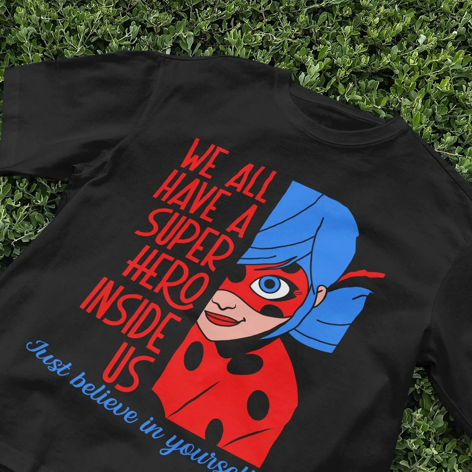 

Футболка с забавным мультяшным дизайном