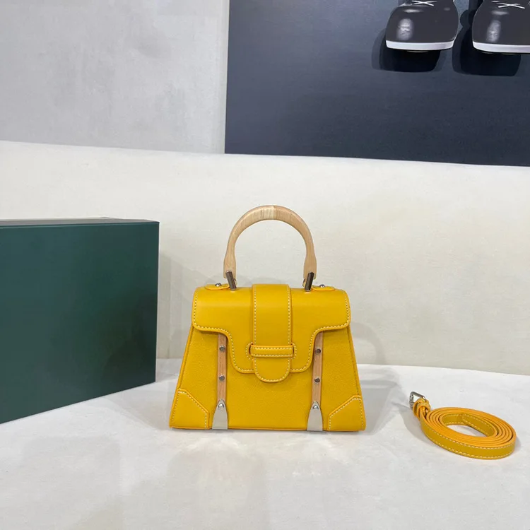 Luxury Brand Women's Shoulder Bag Crossbody Handbag Y2k Retro Wooden Handle Saddle Clutche Fashion Commuting Casual Versatile