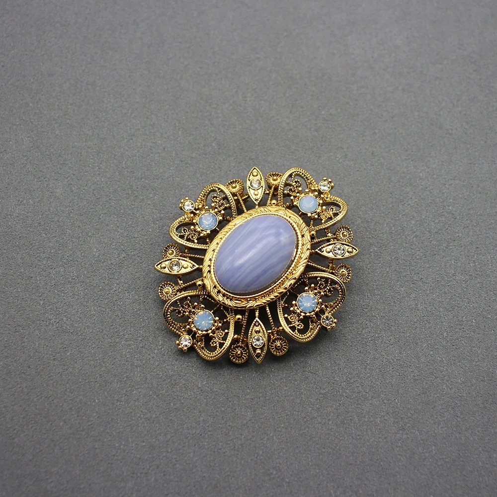 Retro turquoise hollow brooch