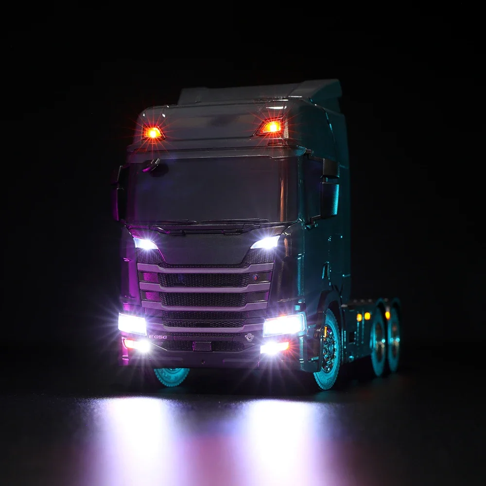 KIT 1/32 R650 Tractor Truck Parts Original Factory Authorized for Static Display with Upgradeable Lighting and RC Equipment 3