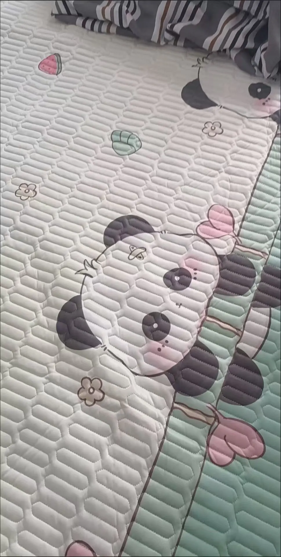 New Printed Natural Latex Filling Summer Mat for Bed Cooling Feeling Silk Thicken Bed Pad and Pillowcase Ice Silk Bed Sheet Set photo review