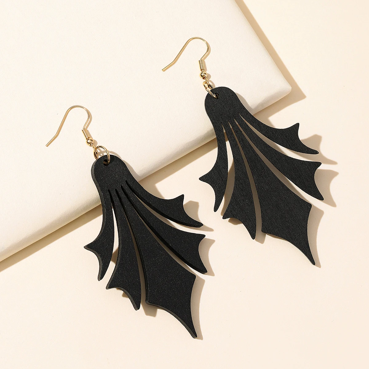 

Women Tree Leaf Shape Wood Earrings Geometry Hollow Drop Earrings Female Black Jewelry Accessories Gift