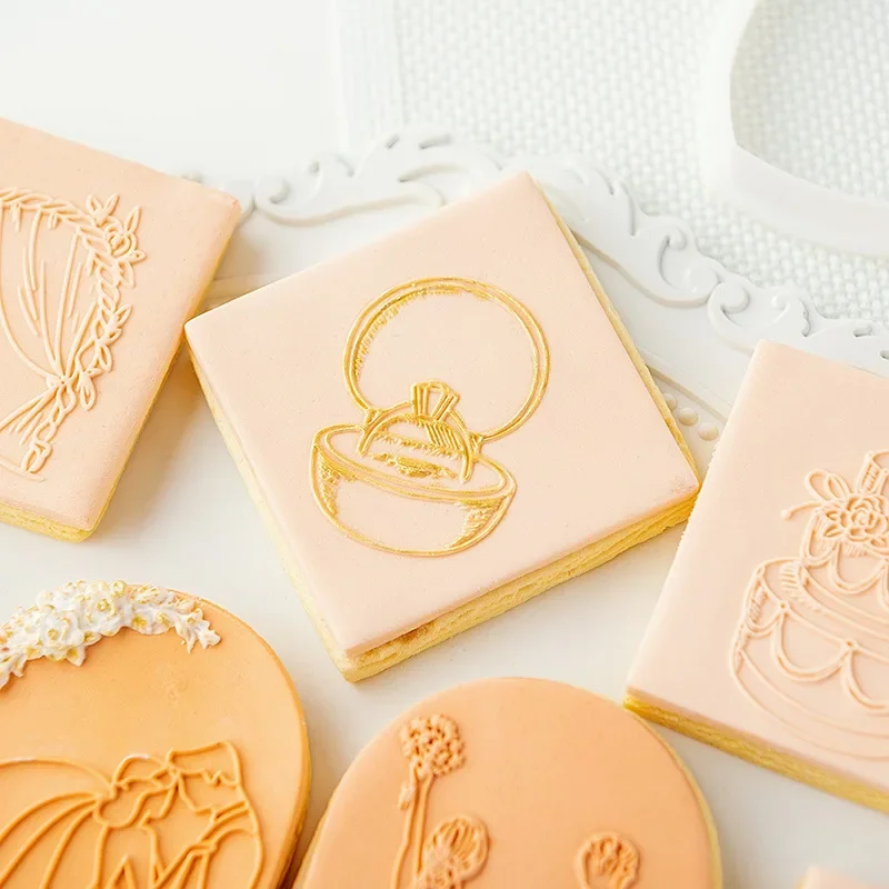 Wedding Dress Embossed Cake Mold Acrylic Bride Ring Cookie Press Stamp Embosser Cutter Fondant Sugar Craft Cake Decoration Tools cookie cutter baking mold cookie mould cookie printing mold fondant cutter baking decorating tools cookie maker press kit cake lace mold