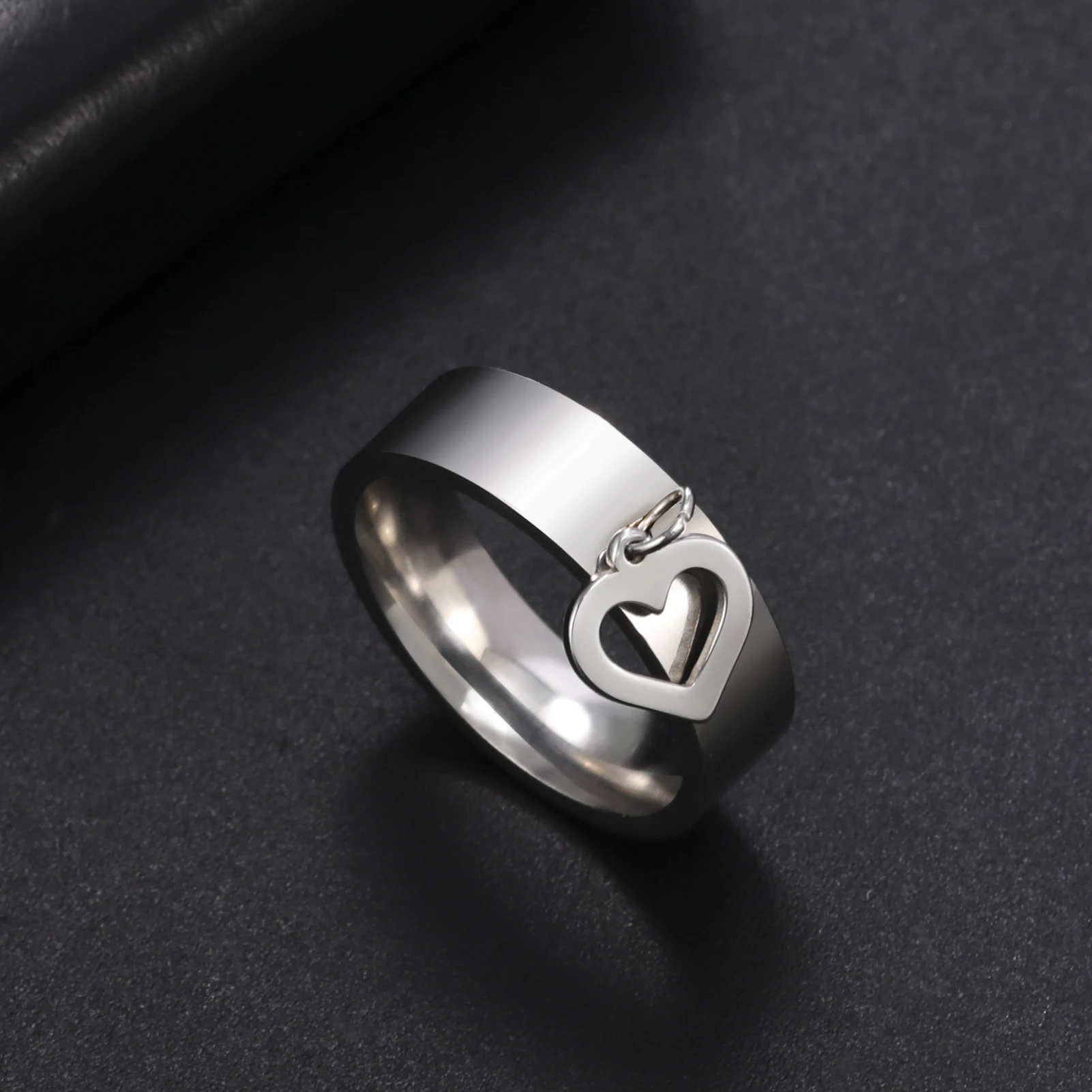 Stainless Steel Circular Heart Pendant Couple Ring Gift_voghion.com