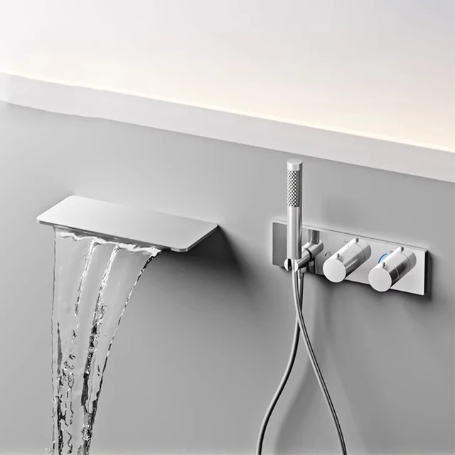 Minimalist ห้องน้ําปืนทองเหลืองสีเทาติดผนัง Thermostatic ก๊อกน้ําอาบน้ํา,ฝังน้ําตก Spout Anti-Scald Bath Mixer TAP 2