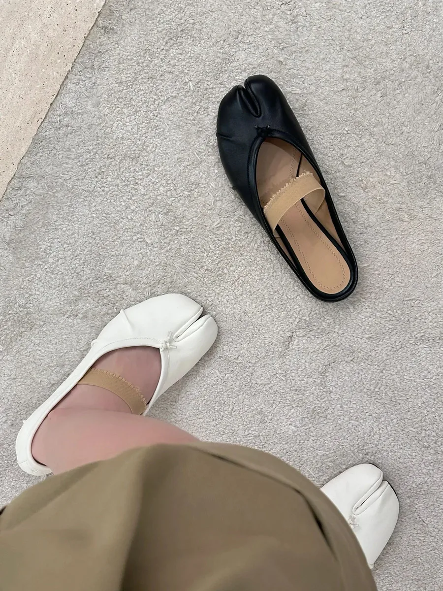 2024 New Retro Pig Feet Split Toe Shoes Women's Flat Bottom Shallow Mouth Mary Jane Shoes Muller Shoes Baotou Half Slippers