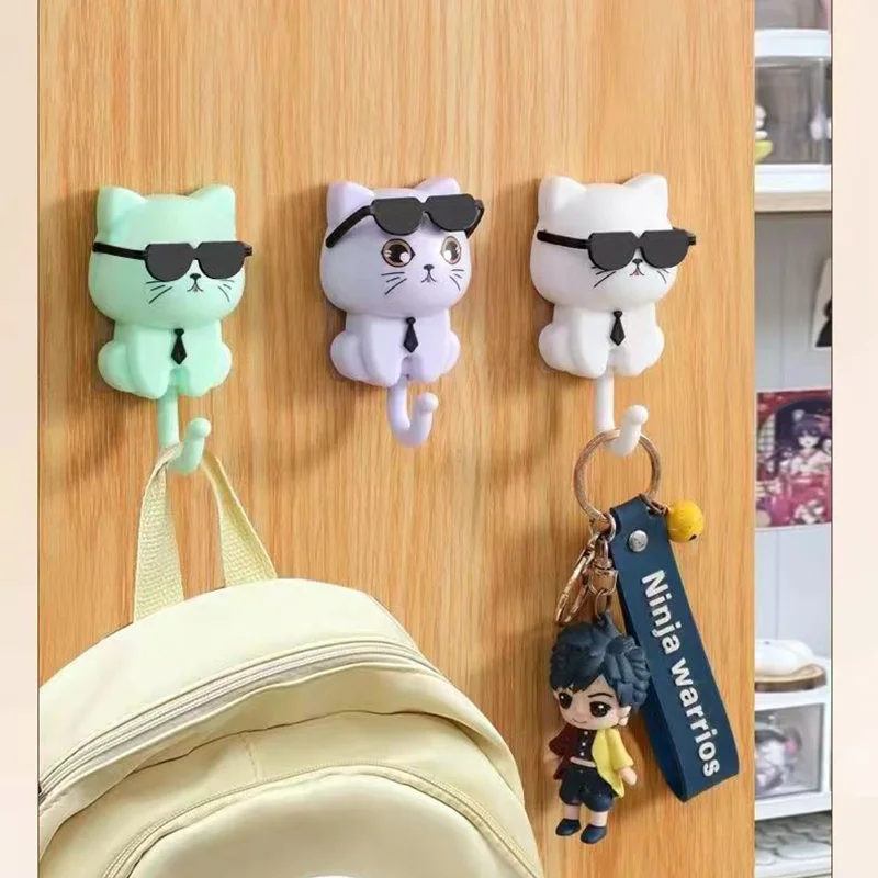 Charming Winking Cat Enamel Wall Hook - Decorative Cartoon Pet Design
