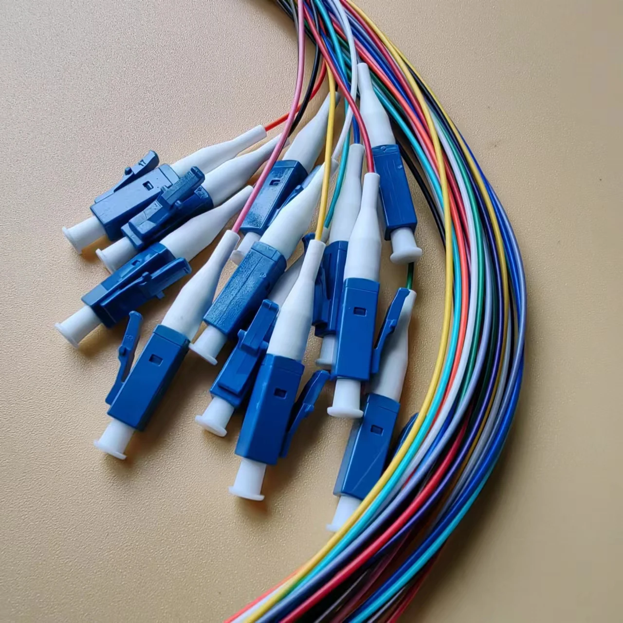 12 Colored LC UPC Single Mode Pigtail G652D 0.9mm Optic Fiber 1.5M Fiber optical pigtail