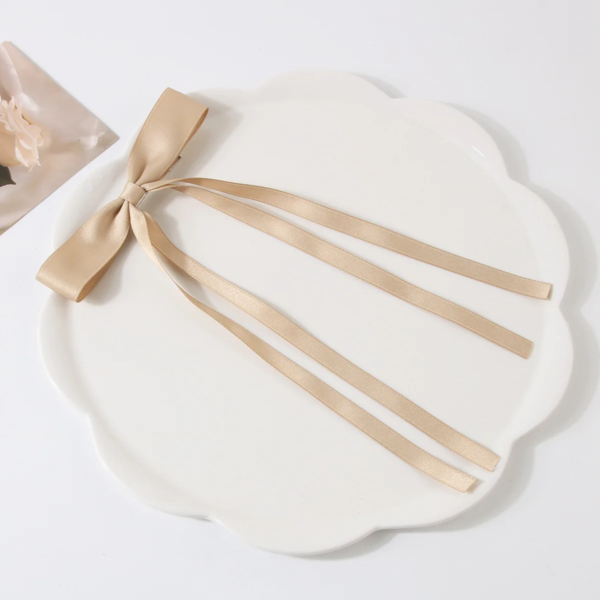 Рисунок 6 - Заколка для волос с бантом для девочек