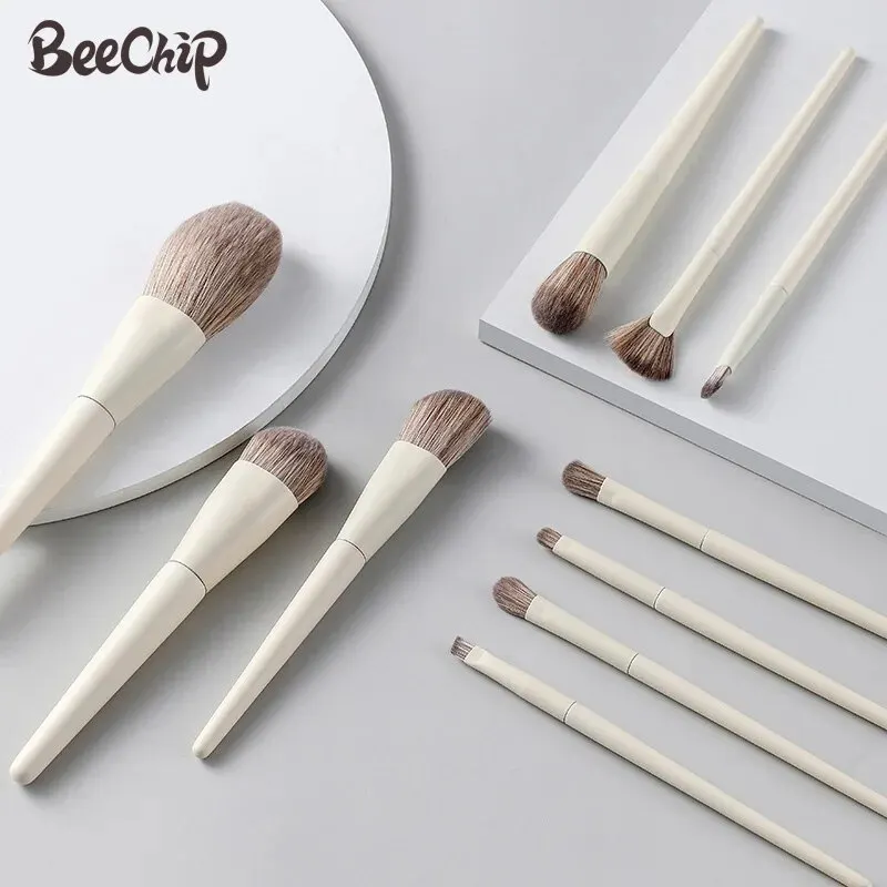 10 Pcs Professional Makeup Brush Set Eyeshadow Powder Fondation Beauty Tools Soft Bristles Skin Friendly for Women