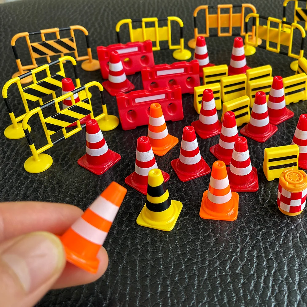 Mini Traffic Signs Construction party Street Signs Playset Traffic Cones Yellow Warning Sign Garbage Can Safety Education Toys