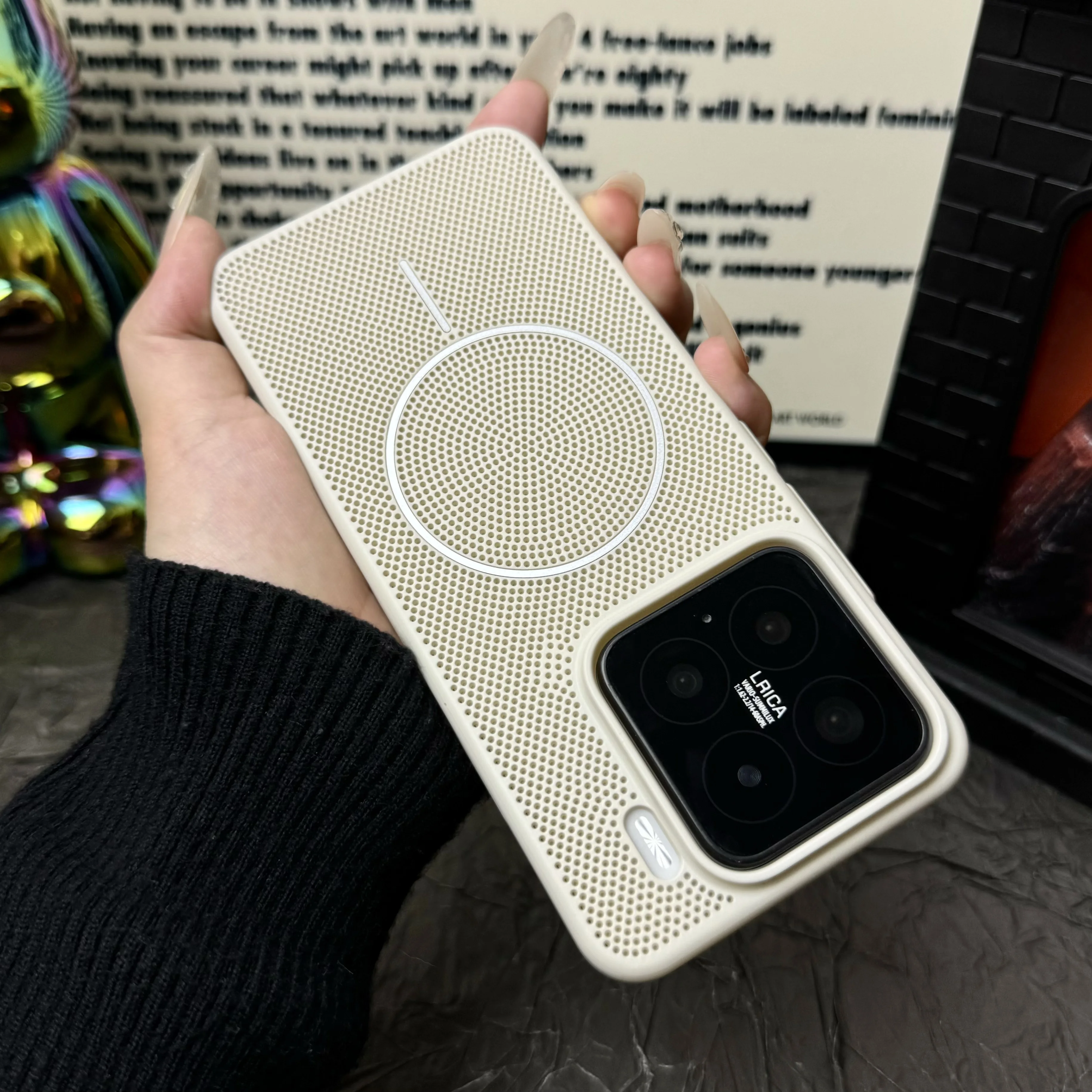 Magnetic Heat Dissipation Breathable Mesh Hard Cover - Shockproof & Wireless Charging Compatible Case