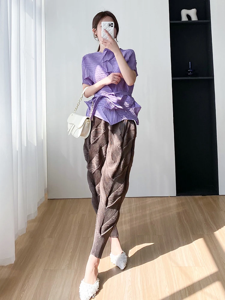 Women’s Pleated Tapered Pants with Elastic Waist - Textured Pleated Fabric