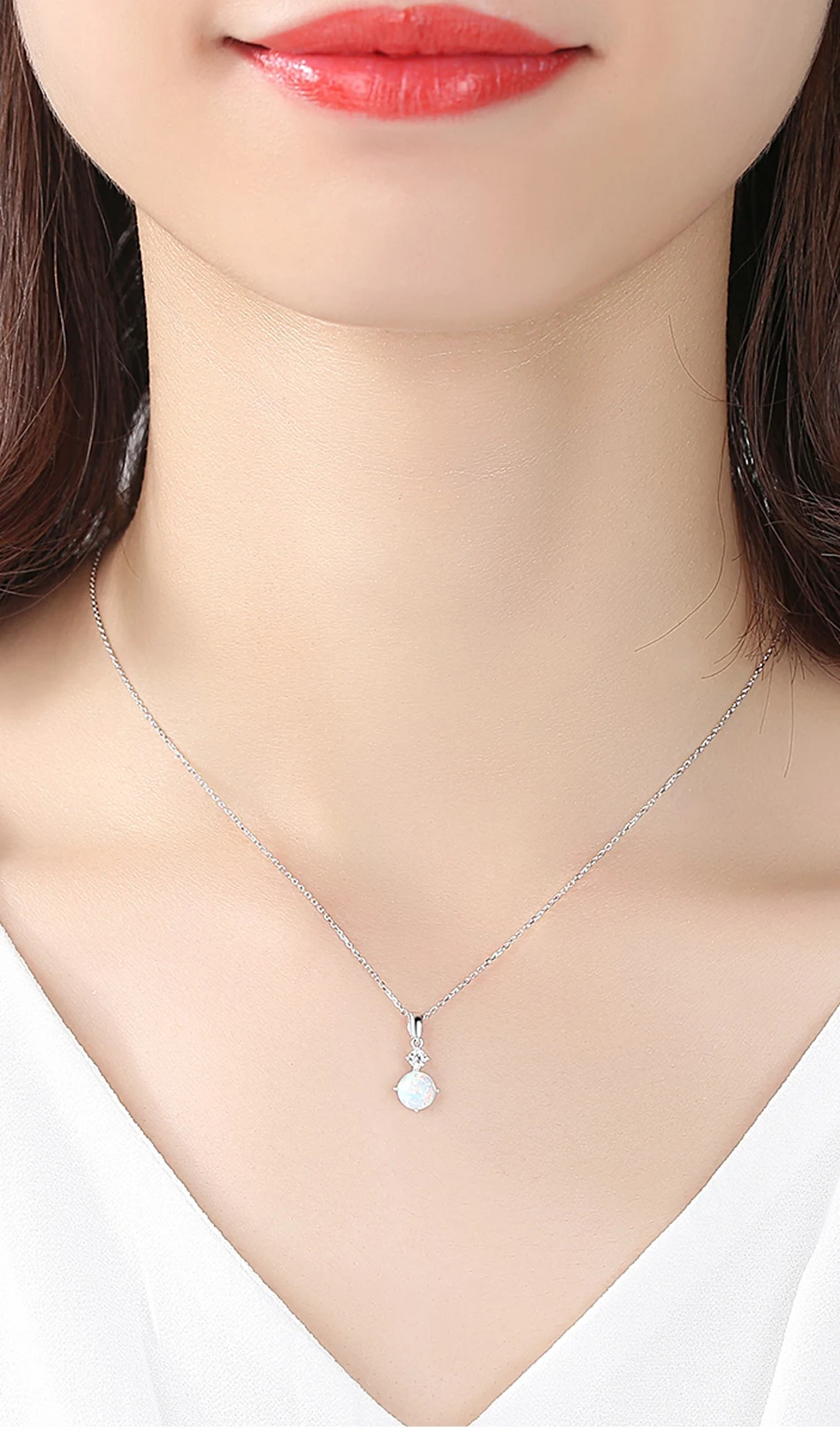Squisita collana con pendente in argento sterling rotondo con opale bianco blu per donne Amico di Natale coreano s_voghion.com