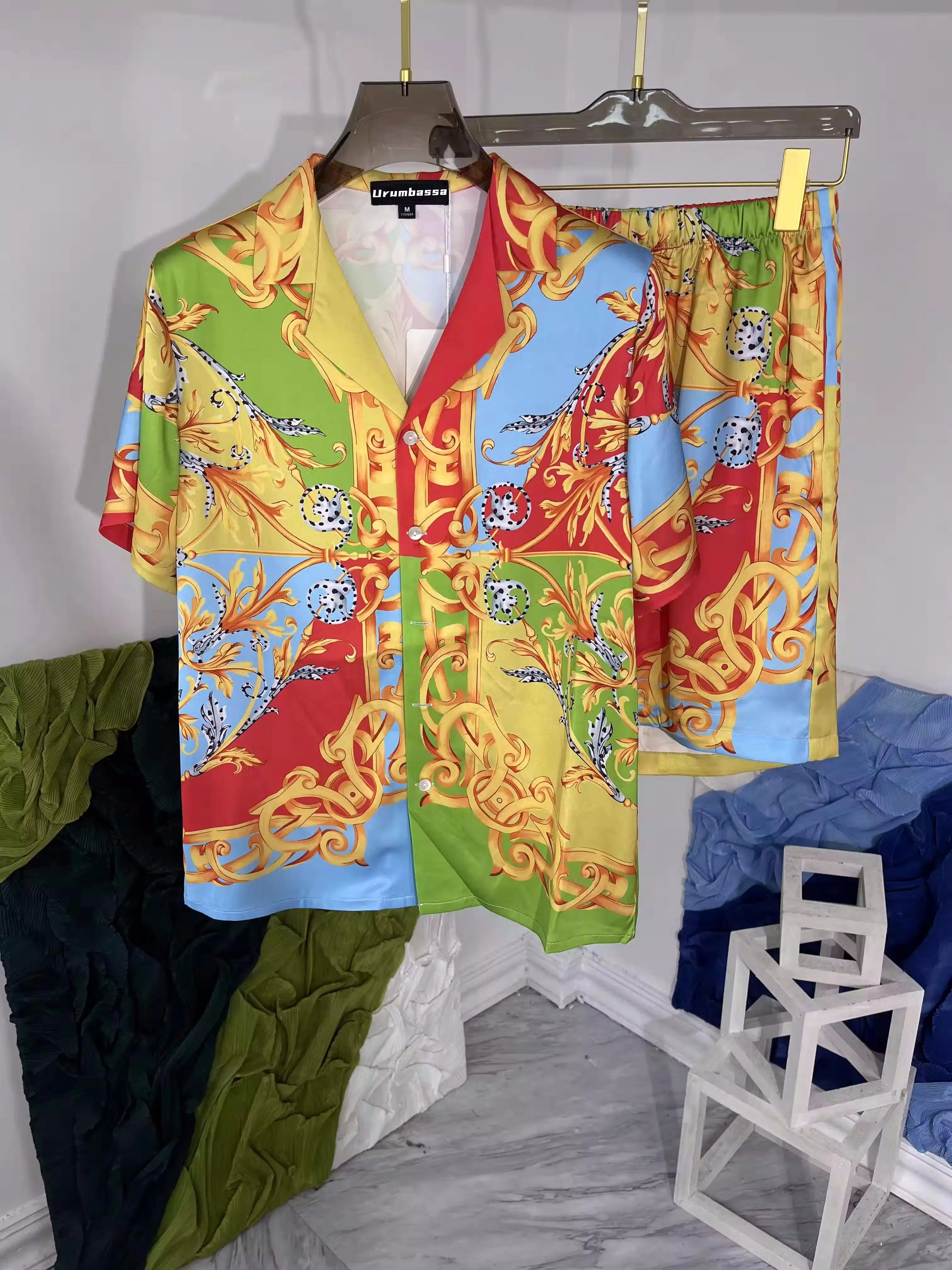 

Summer Hot Fashion Men's High Quality Casual Suits Retro Print Loose Shirts + Shorts Two Piece Set C823