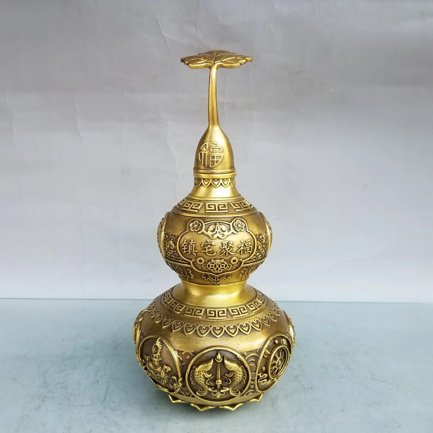 

Home Crafts Suitable For Decoration With Exquisite Workmanship And Beautiful Appearance A Pure Copper Gourd Worth Collecting