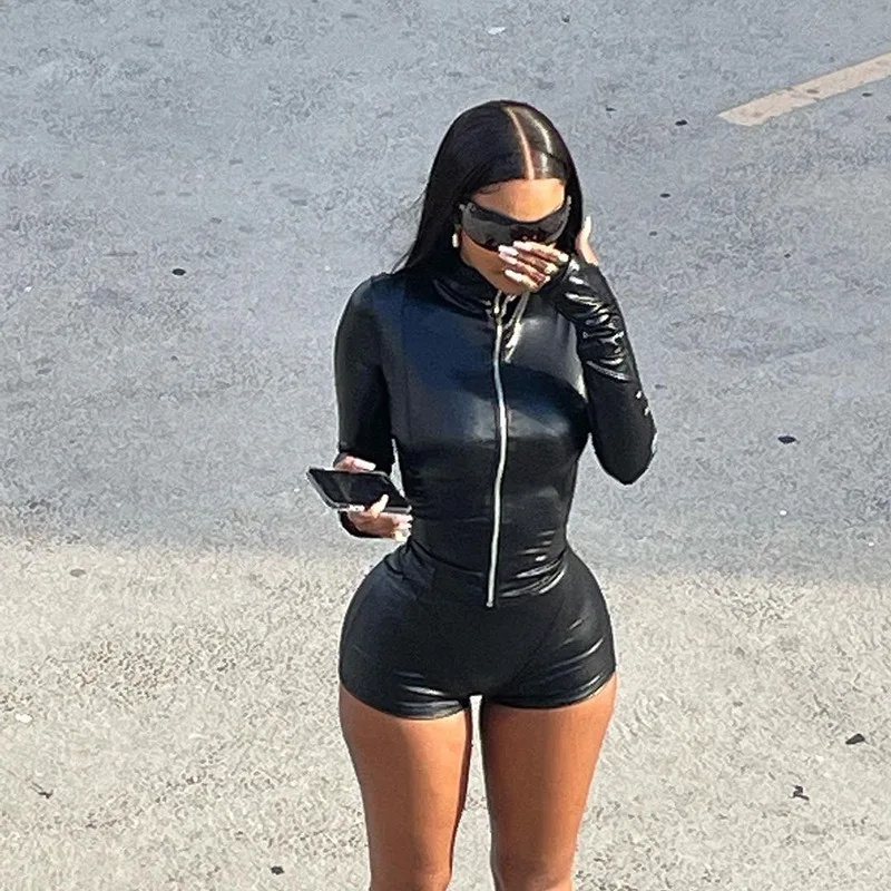 Рисунок 4 - Комплект из двух предметов для женщин