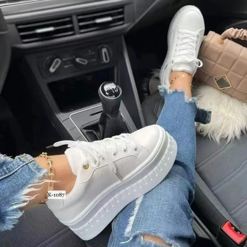 2023 Women Light Sneakers Fashion PU Leather Round Head Platform Sports Lace-Up Walking Ladies walking Shoes Height Increasing