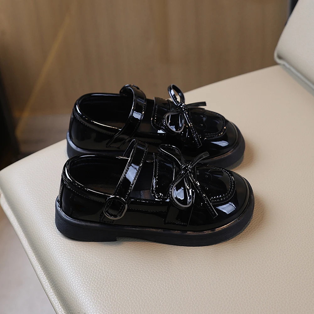 Girls' Bow-Knot Shoes, New Style for Older Girls, Large Bow, Shiny Surface, Comfortable Soft Sole, Easy to Put on and Take Off, Classic Versatile Style for School 2