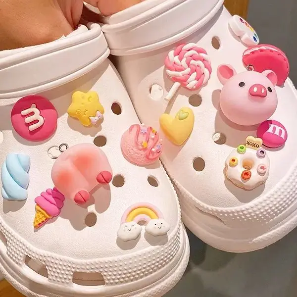 Shoe decorations shop Store