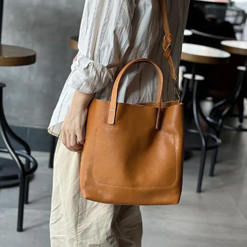 2025 new Japanese vintage cowhide handbag Female fashion