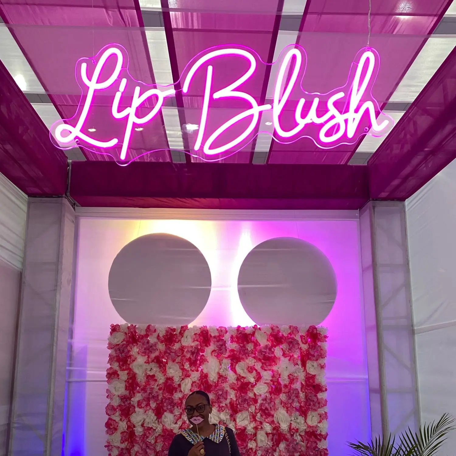 Рисунок 4 - Неоновые знаки на заказ