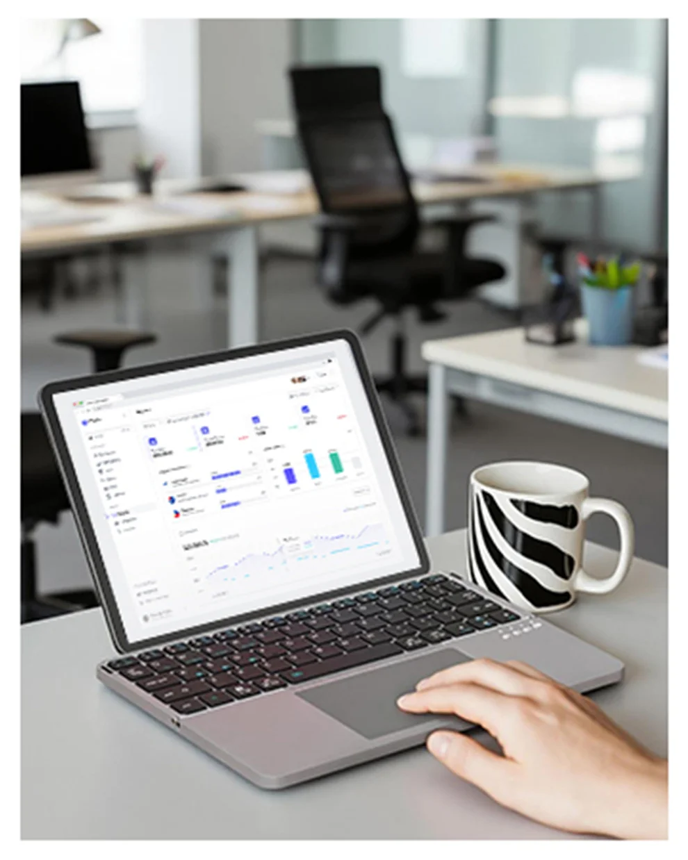 JOMAA Ensemble clavier et souris sans fil pliables Bluetooth avec support et fonction vocale intelligente._voghion.com