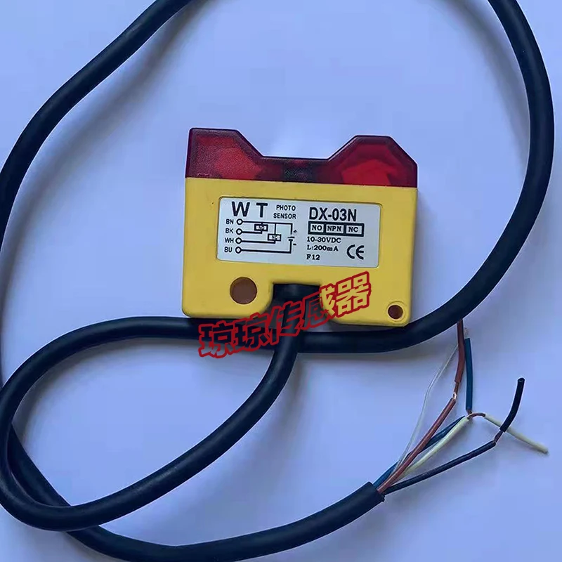 

New original WT photoelectric switch DX-03N triangle light wave sensor