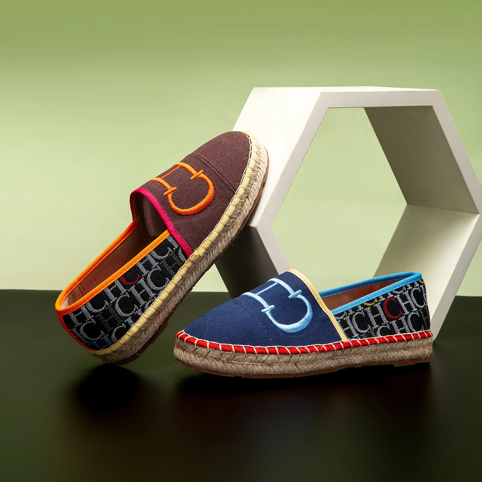 حذاء كاجوال قماشي ملون CHC